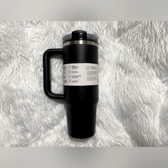 BNWT Stanley Quencher 2.0 Tumbler 30oz in Black - Picture 3 of 3